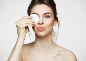 Remoção de maquiagem dos olhos, como proceder?
